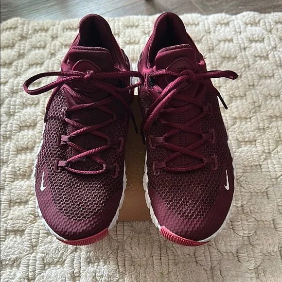 Nike Free Metcon 4 | Dark Beetroot/Archaeo Pink/Black/White | Size 9 - Picture 2 of 5